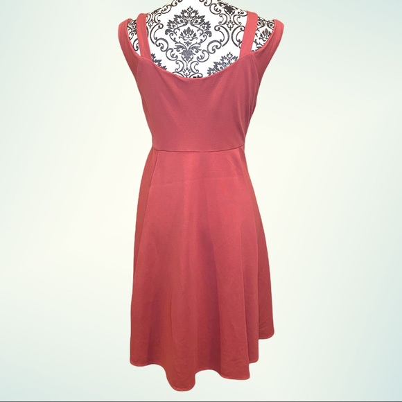 Torrid Cut Out Shoulder Fit & Flare Dress Sz 1 - Picture 4 of 10